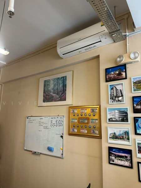 First Centre, 50 Serangoon North Avenue 4, 797 sqft, Light Industrial (B1) For Rent, by Vivien Mok (莫琍清), 500233278 - Interior - CommercialGuru.com.sg