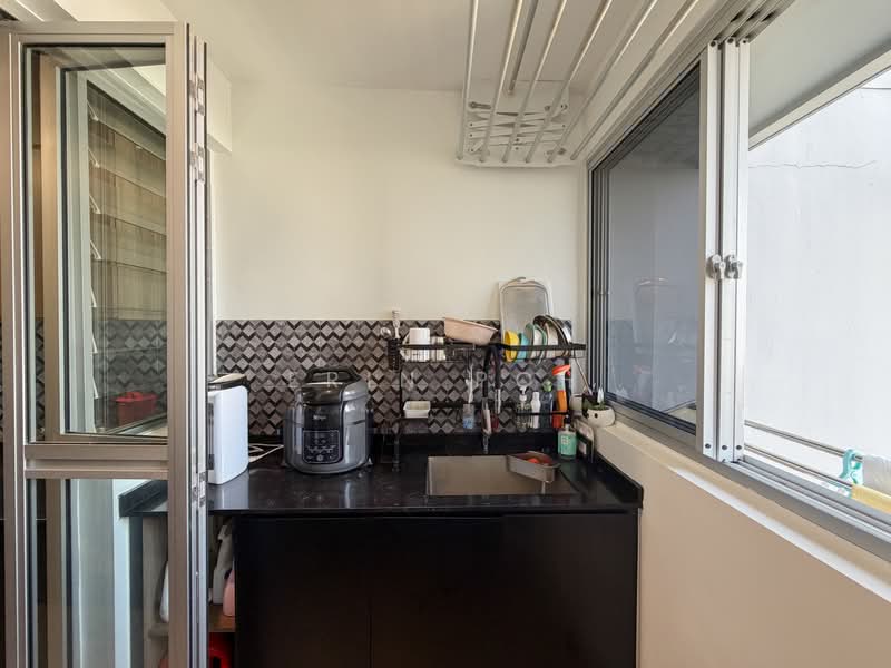222B Bedok North Drive, 222B Bedok North Drive, 3 Bedrooms, 990 sqft, HDB Flat For Sale, by Erin Poh, 500233290 - Yard - PropertyGuru.com.sg