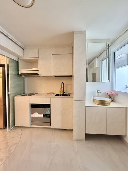 47 Marine Crescent, 47 Marine Crescent, 2 Bedrooms, 740 sqft, HDB Flat For Rent, by Yvonne Lim, 500233293 - Kitchen - PropertyGuru.com.sg