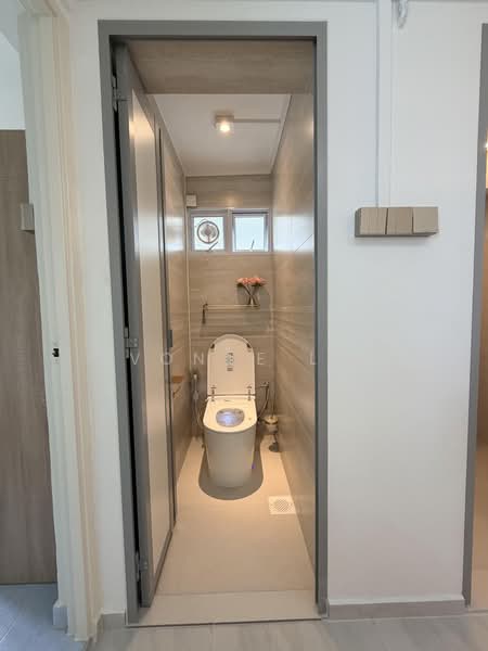 47 Marine Crescent, 47 Marine Crescent, 2 Bedrooms, 740 sqft, HDB Flat For Rent, by Yvonne Lim, 500233293 - Bathroom - PropertyGuru.com.sg
