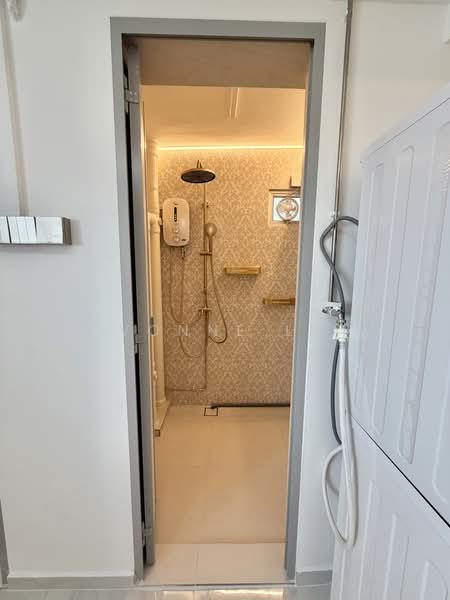 47 Marine Crescent, 47 Marine Crescent, 2 Bedrooms, 740 sqft, HDB Flat For Rent, by Yvonne Lim, 500233293 - Bathroom - PropertyGuru.com.sg