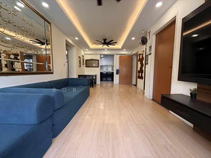 442C Bukit Batok West Avenue 8, 442C Bukit Batok West Avenue 8, 3 Bedrooms, 990 sqft, HDB Flat For Sale, by Bob Sophian, 500233295 - Living Room - PropertyGuru.com.sg
