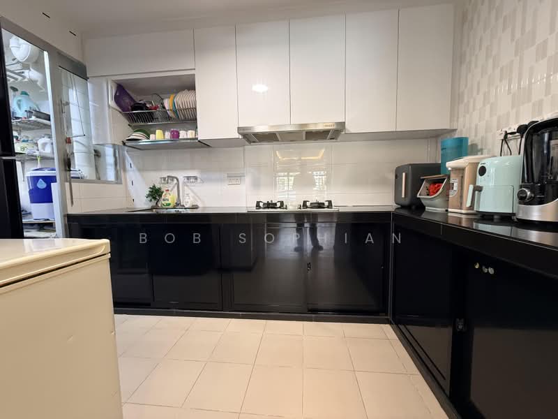442C Bukit Batok West Avenue 8, 442C Bukit Batok West Avenue 8, 3 Bedrooms, 990 sqft, HDB Flat For Sale, by Bob Sophian, 500233295 - Kitchen - PropertyGuru.com.sg