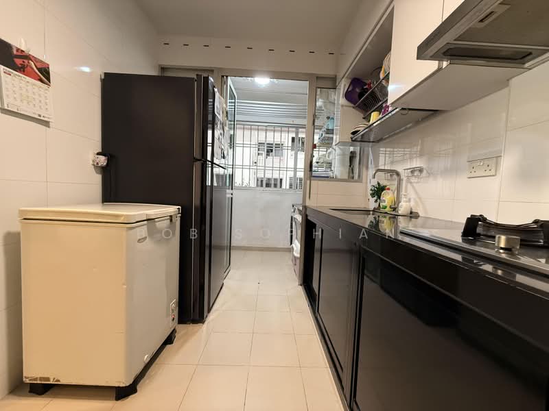 442C Bukit Batok West Avenue 8, 442C Bukit Batok West Avenue 8, 3 Bedrooms, 990 sqft, HDB Flat For Sale, by Bob Sophian, 500233295 - Kitchen - PropertyGuru.com.sg