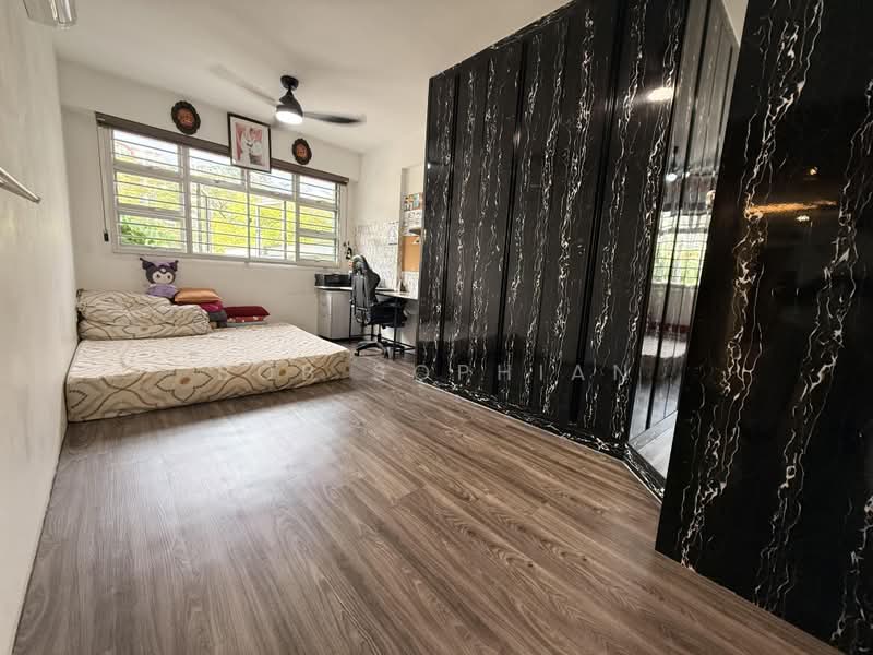 442C Bukit Batok West Avenue 8, 442C Bukit Batok West Avenue 8, 3 Bedrooms, 990 sqft, HDB Flat For Sale, by Bob Sophian, 500233295 - Bedroom - PropertyGuru.com.sg