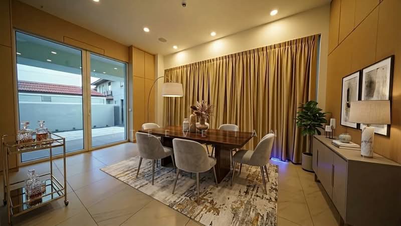 Eastwood Estate, Eastwood Estate, 5 Bedrooms, 4,520 sqft, Semi-Detached House For Sale, by Steeve Tan, 500233297 - Dining Room - PropertyGuru.com.sg