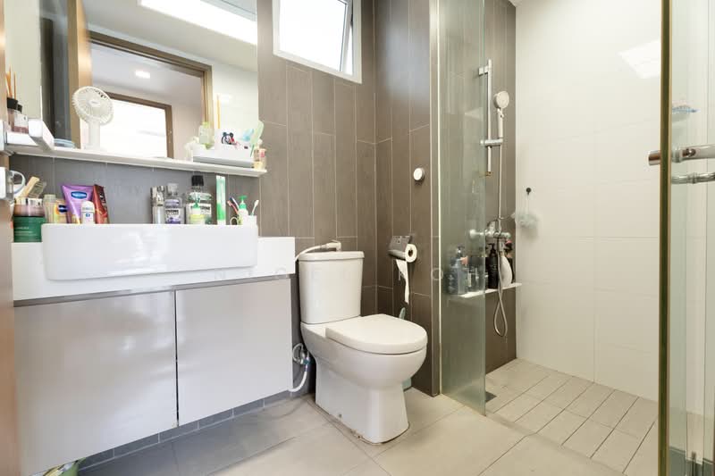 CityLife @ Tampines, 65 Tampines Central 7, 3 Bedrooms, 1,259 sqft, Condominium For Sale, by Nigel Koh, 500233305 - Bathroom - PropertyGuru.com.sg