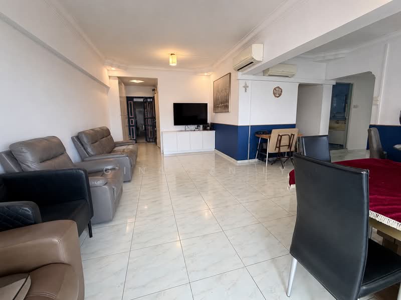 372 Hougang Street 31, 372 Hougang Street 31, 3 Bedrooms, 1,324 sqft, HDB Flat For Sale, by Gina Tan LY, 500233311 - Living Room - PropertyGuru.com.sg