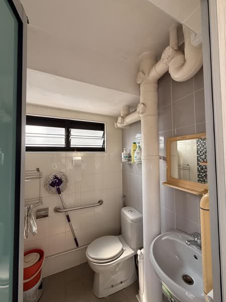40 Bedok South Road, 40 Bedok South Road, 2 Bedrooms, 721 sqft, HDB Flat For Sale, by Gary Tang, 500233312 - Bathroom - PropertyGuru.com.sg