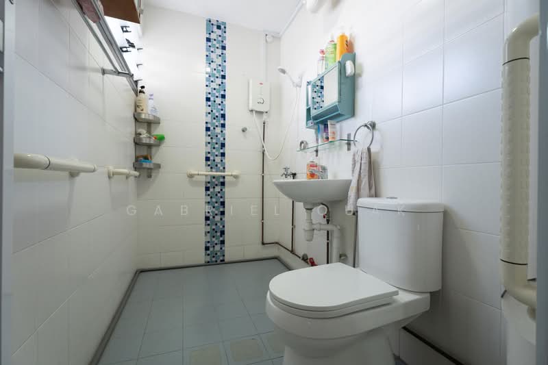 182 Bishan Street 13, 182 Bishan Street 13, 3 Bedrooms, 1,109 sqft, HDB Flat For Sale, by Gabriel Quak, 500233315 - Bathroom - PropertyGuru.com.sg