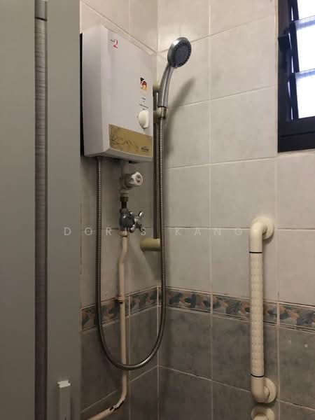 618 Senja Road, 618 Senja Road, Room Rental, 120 sqft, HDB Flat For Rent, by Doris Kang, 500233333 - Bathroom - PropertyGuru.com.sg