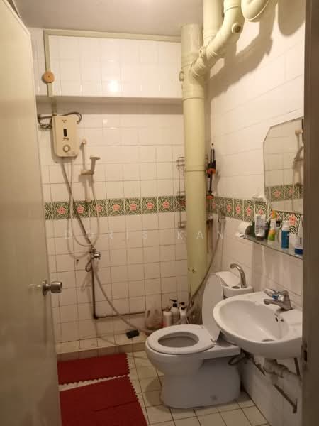 728 Woodlands Circle, 728 Woodlands Circle, Room Rental, 120 sqft, HDB Flat For Rent, by Doris Kang, 500233336 - Bathroom - PropertyGuru.com.sg