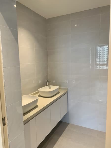 Elizabeth Heights, 57 Cairnhill Road, 4 Bedrooms, 2,574 sqft, Condominium For Sale, by Lena Ng, 500233337 - Master Bathroom - PropertyGuru.com.sg