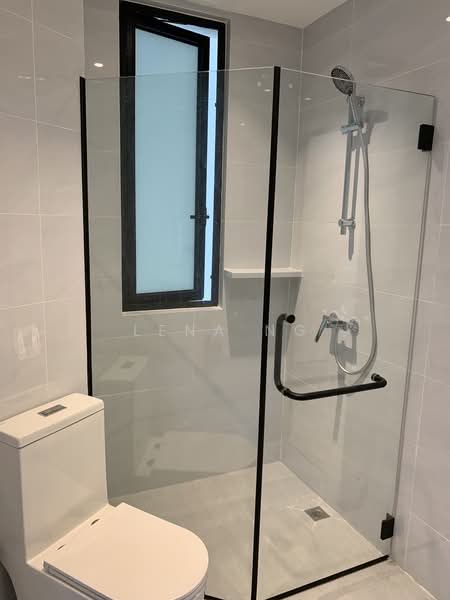 Elizabeth Heights, 57 Cairnhill Road, 4 Bedrooms, 2,574 sqft, Condominium For Sale, by Lena Ng, 500233337 - Master Bathroom - PropertyGuru.com.sg