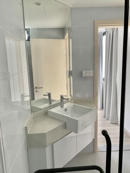 Elizabeth Heights, 57 Cairnhill Road, 4 Bedrooms, 2,574 sqft, Condominium For Sale, by Lena Ng, 500233337 - Common bathroom - PropertyGuru.com.sg