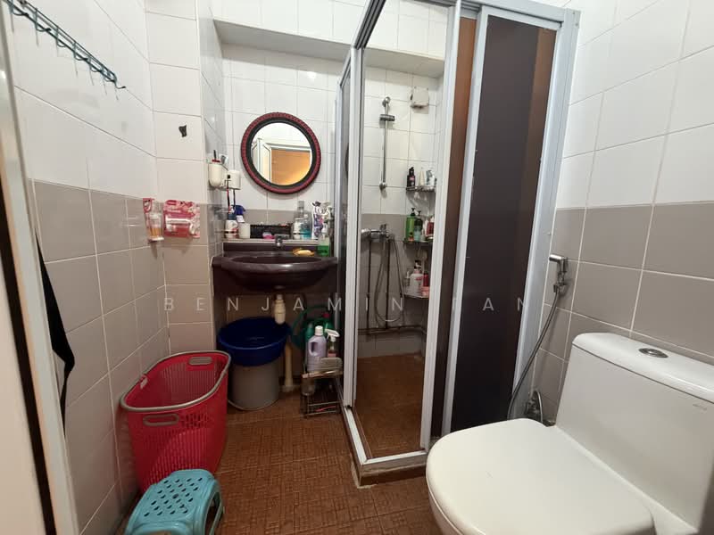 682A Woodlands Drive 62, 682A Woodlands Drive 62, 3 Bedrooms, 1,130 sqft, HDB Flat For Sale, by Benjamin Fan, 500233348 - Bathroom - PropertyGuru.com.sg