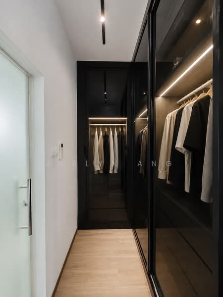 Parc Palais, 57 Hume Avenue, 4 Bedrooms, 1,582 sqft, Condominium For Sale, by Jaslyn Ang, 500233356 - Master Bedroom - walk-in closet - PropertyGuru.com.sg