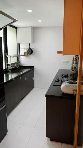 Esparina Residences, 125 Compassvale Bow, 3 Bedrooms, 1,001 sqft, Condominium For Sale, by Dennis Lim, 500233363 - Kitchen - PropertyGuru.com.sg
