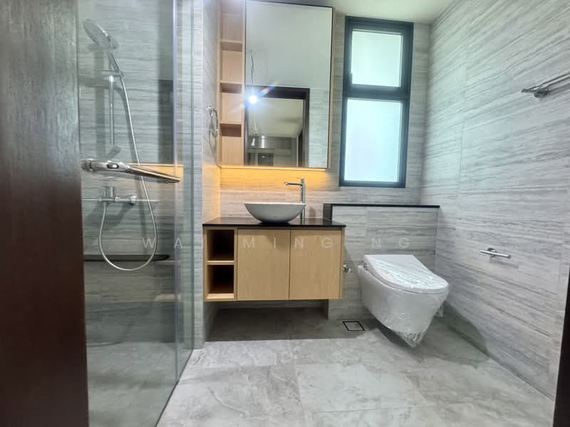 Belgravia Ace, 473 553, Seletar / Yio Chu Kang, 5 Bedrooms, 4,370 sqft, Semi-Detached House For Sale, by Wai Ming Ng, 500233370 - Bathroom - PropertyGuru.com.sg