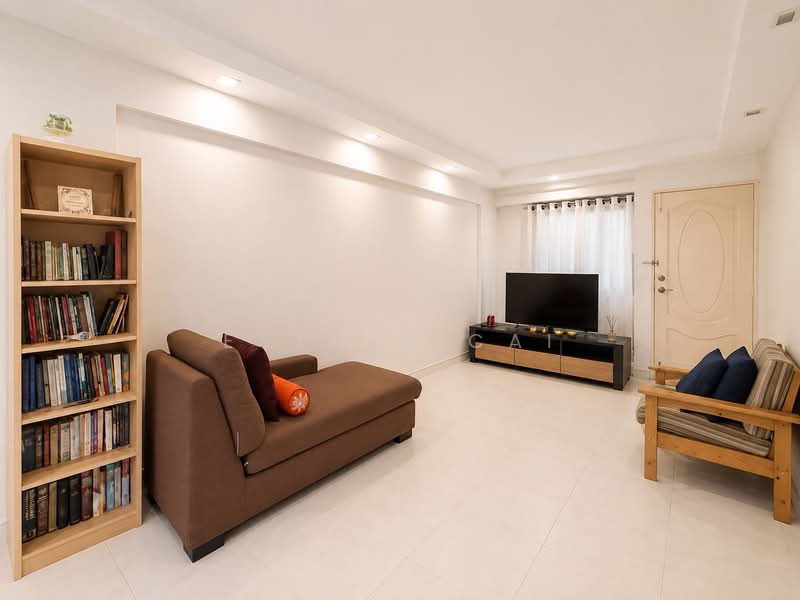 706 Yishun Avenue 5, 706 Yishun Avenue 5, 2 Bedrooms, 732 sqft, HDB Flat For Sale, by Esther Cai, 500233382 - Living Room - PropertyGuru.com.sg