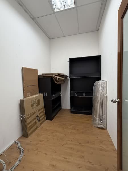 Tradehub 21, 18 Boon Lay Way, 1,507 sqft, Light Industrial (B1) For Rent, by Winchester Lin, 500233391 - Interior - CommercialGuru.com.sg