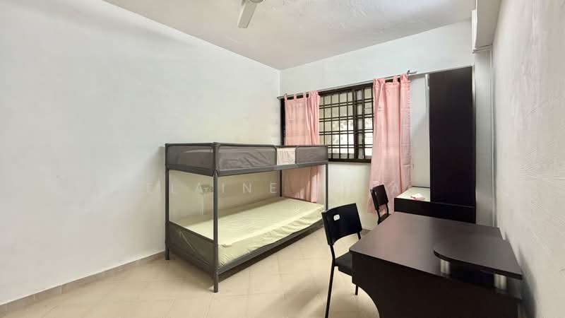 261 Tampines Street 21, 261 Tampines Street 21, 2 Bedrooms, 797 sqft, HDB Flat For Rent, by Elaine Chia, 500233396 - Bedroom - PropertyGuru.com.sg