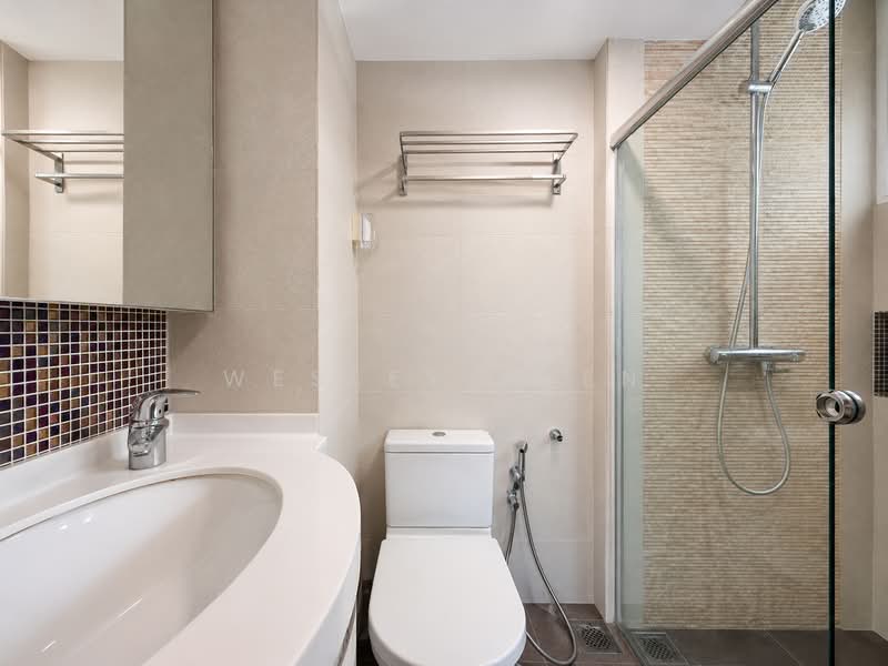 131 Clarence Lane, 131 Clarence Lane, 4 Bedrooms, 1,302 sqft, HDB Flat For Sale, by Wesley Yuen, 500233399 - Master Bathroom - PropertyGuru.com.sg