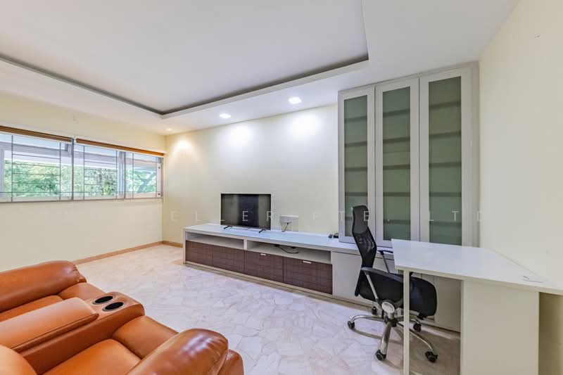 276 Tampines Street 22, 276 Tampines Street 22, 2 Bedrooms, 797 sqft, HDB Flat For Sale, by Elaine Wong, 500233414 - Living Room - PropertyGuru.com.sg