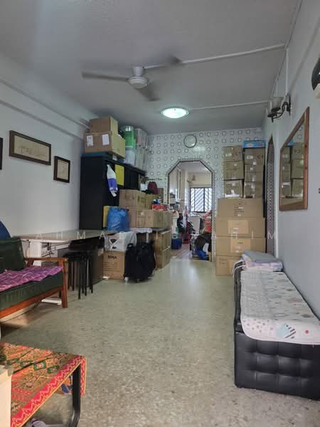 335 Clementi Avenue 2, 335 Clementi Avenue 2, 2 Bedrooms, 720 sqft, HDB Flat For Sale, by Ahmad Ibrahim, 500233418 - Living Room - PropertyGuru.com.sg