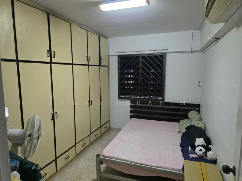 335 Clementi Avenue 2, 335 Clementi Avenue 2, 2 Bedrooms, 720 sqft, HDB Flat For Sale, by Ahmad Ibrahim, 500233418 - Bedroom - PropertyGuru.com.sg