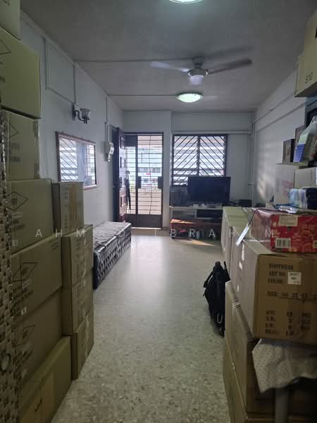 335 Clementi Avenue 2, 335 Clementi Avenue 2, 2 Bedrooms, 720 sqft, HDB Flat For Sale, by Ahmad Ibrahim, 500233418 - Entrance - PropertyGuru.com.sg