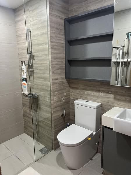 High Park Residences, 27 Fernvale Road, 2 Bedrooms, 721 sqft, Condominium For Rent, by Chee Cai Feng (Roy), 500233420 - Bathroom - PropertyGuru.com.sg