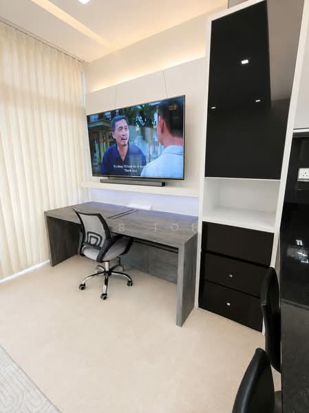Seahill, West Coast Crescent, 2 Bedrooms, 786 sqft, Condominium For Sale, by LB Toh, 500233435 - Study - PropertyGuru.com.sg