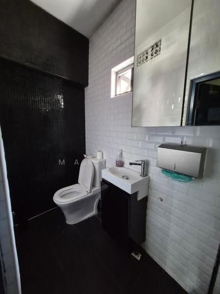 Amoy Street, Boat Quay / Raffles Place / Marina, 1,000 sqft, Office For Rent, by Mary Lau, 500233446 - Bathroom - CommercialGuru.com.sg