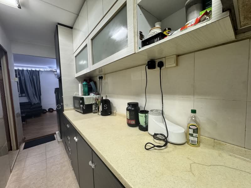 337 Woodlands Avenue 1, 337 Woodlands Avenue 1, 2 Bedrooms, 904 sqft, HDB Flat For Rent, by Ganesan Nesh, 500233447 - Kitchen - PropertyGuru.com.sg