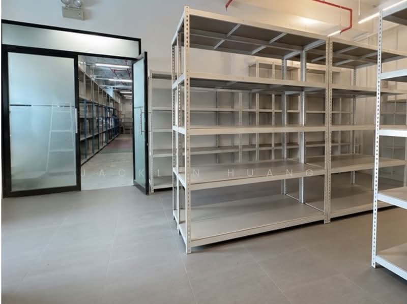 Henderson Industrial Park, 203 Henderson Road, Alexandra / Commonwealth, 4,241 sqft, Light Industrial (B1) For Sale, by Jacklyn Huang, 500233448 - CommercialGuru.com.sg