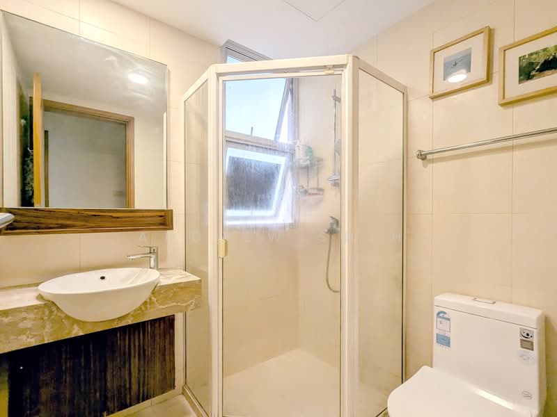 Gardenvista, 950 Dunearn Road, 2 Bedrooms, 872 sqft, Condominium For Sale, by Andrew Shih, 500233457 - Bathroom - PropertyGuru.com.sg