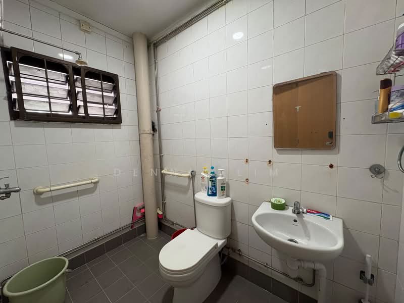 224D Compassvale Walk, 224D Compassvale Walk, 3 Bedrooms, 1,098 sqft, HDB Flat For Sale, by Dennis Lim, 500233458 - Bathroom - PropertyGuru.com.sg