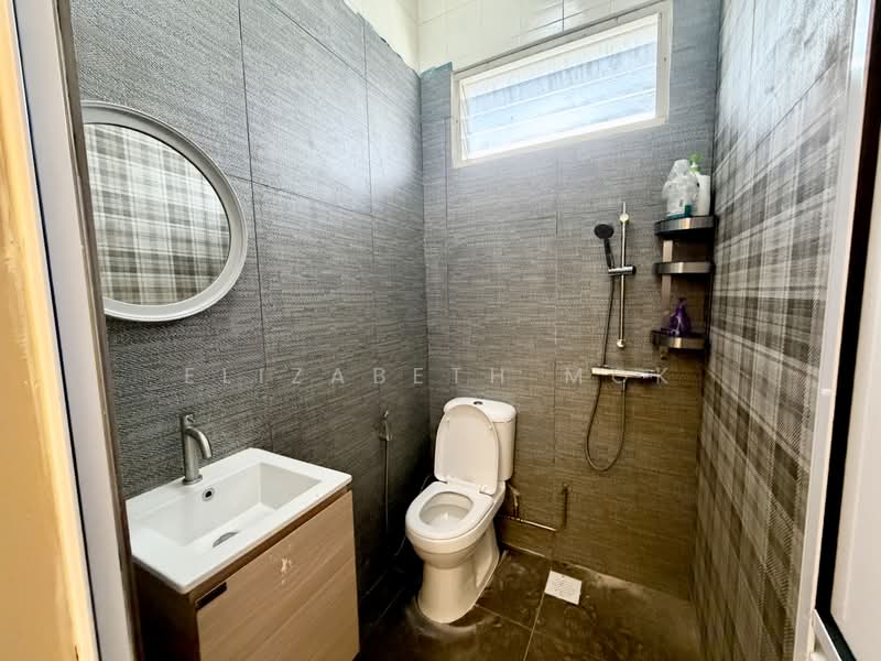 Coliving Rooms near Eunos MRT, , Room Rental, 140 sqft, Semi-Detached House For Rent, by Elizabeth Mok, 500233461 - Common bathroom - PropertyGuru.com.sg
