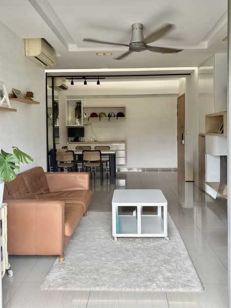 Parc Life, 29 Sembawang Crescent, 3 Bedrooms, 1,001 sqft, Condominium For Sale, by Esther Lee, 500233464 - Living Room - PropertyGuru.com.sg