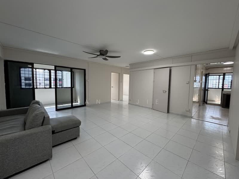547 Woodlands Drive 16, 547 Woodlands Drive 16, 3 Bedrooms, 1,302 sqft, HDB Flat For Rent, by Han Yijie, 500233466 - Living Room - PropertyGuru.com.sg
