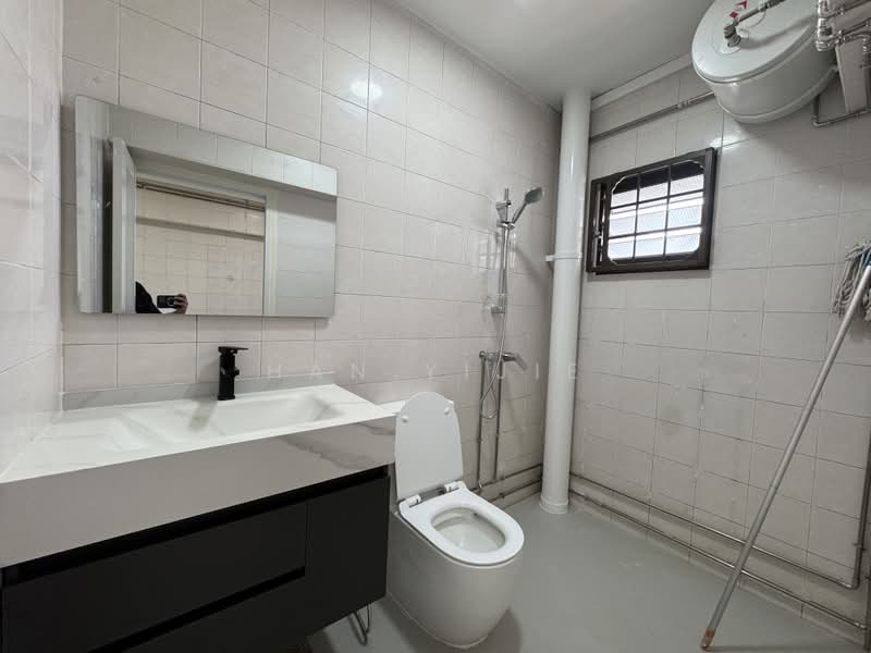 547 Woodlands Drive 16, 547 Woodlands Drive 16, 3 Bedrooms, 1,302 sqft, HDB Flat For Rent, by Han Yijie, 500233466 - Bathroom - PropertyGuru.com.sg