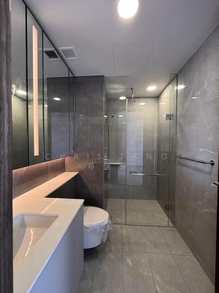 Grand Dunman, 10 Dunman Road, East Coast / Marine Parade, 2 Bedrooms, 667 sqft, Condominium For Rent, by Chris Tang 邓佩芬, 500233470 - Bathroom - PropertyGuru.com.sg
