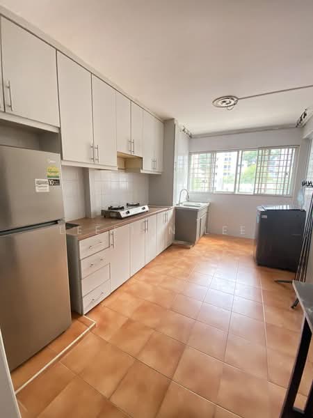 551 Bedok North Avenue 1, 551 Bedok North Avenue 1, 2 Bedrooms, 700 sqft, HDB Flat For Rent, by Leeflyn Lee, 500233473 - Kitchen - PropertyGuru.com.sg