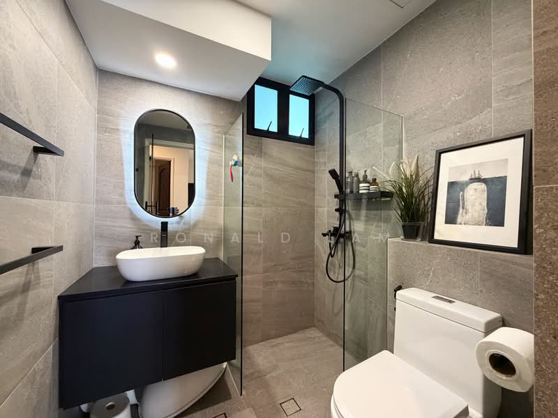 Hume Park I, 3 Hume Avenue, 3 Bedrooms, 1,270 sqft, Condominium For Sale, by Ronald Lam, 500233477 - Bathroom - PropertyGuru.com.sg