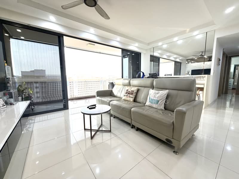 SkyPark Residences, Sembawang Drive, 3 Bedrooms, 1,141 sqft, Condominium For Sale, by Edmund Ong, 500233483 - Living Room - PropertyGuru.com.sg