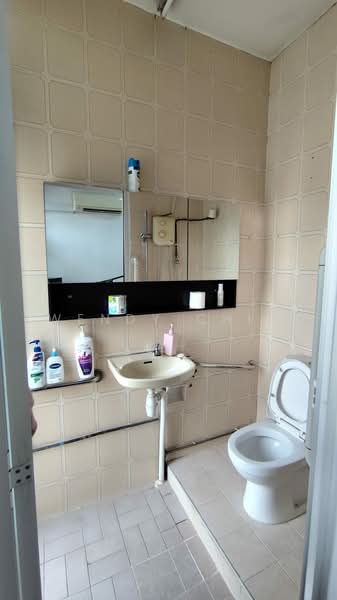 4A Phillips Avenue, , Room Rental, 120 sqft, Terraced House For Rent, by Wendy Chin, 500233491 - Bathroom - PropertyGuru.com.sg
