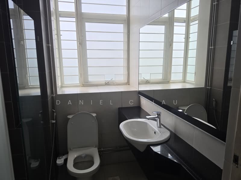 East Treasure, 36 Telok Kurau Lorong N, 3 Bedrooms, 1,098 sqft, Condominium For Sale, by Daniel Chiau, 500233492 - Bathroom - PropertyGuru.com.sg