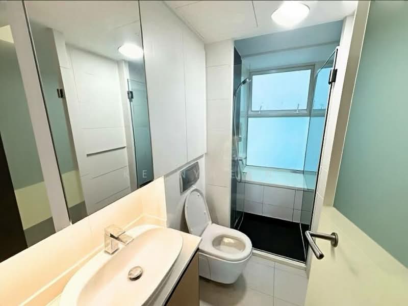 Parc Emily, 7 Mount Emily Road, 2 Bedrooms, 893 sqft, Condominium For Rent, by Kelly Tan, 500233494 - Bathroom - PropertyGuru.com.sg