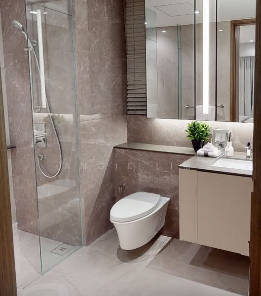 Grand Dunman, 18 Dunman Road, 3 Bedrooms, 1,119 sqft, Condominium For Rent, by Angie Lim, 500233498 - Bathroom - PropertyGuru.com.sg